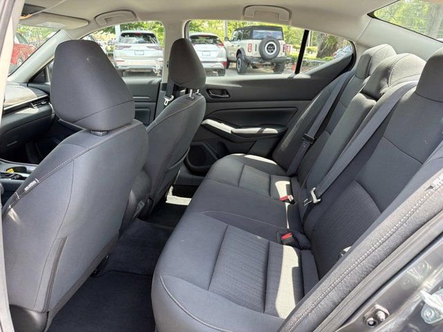 Used 2025 Nissan Altima 2.5 SV FWD image 13