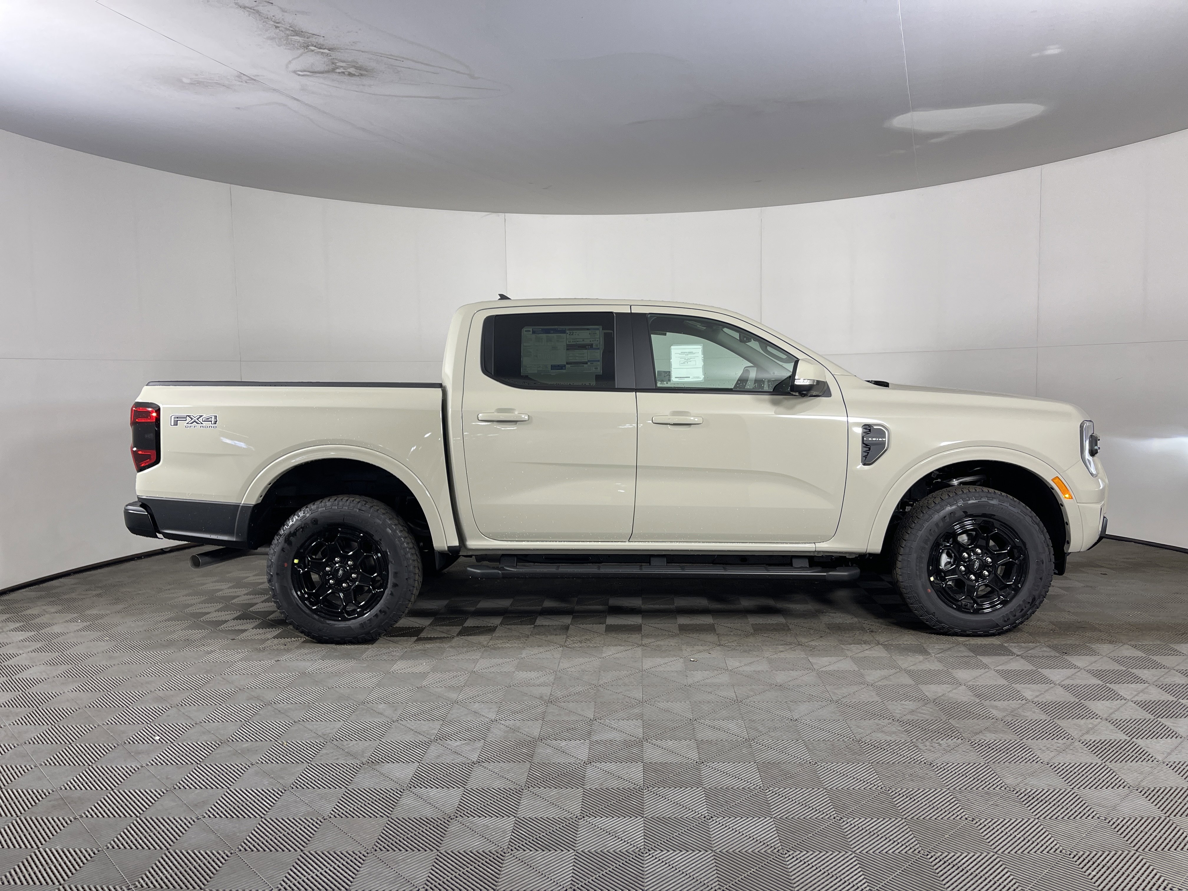 New 2025 Ford Ranger Lariat w/ FX4 Off-Road Package image 5