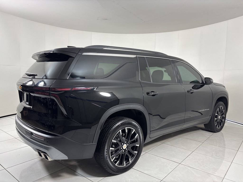 Used 2025 Chevrolet Traverse LT w/ Sun and Wheel Package image 5