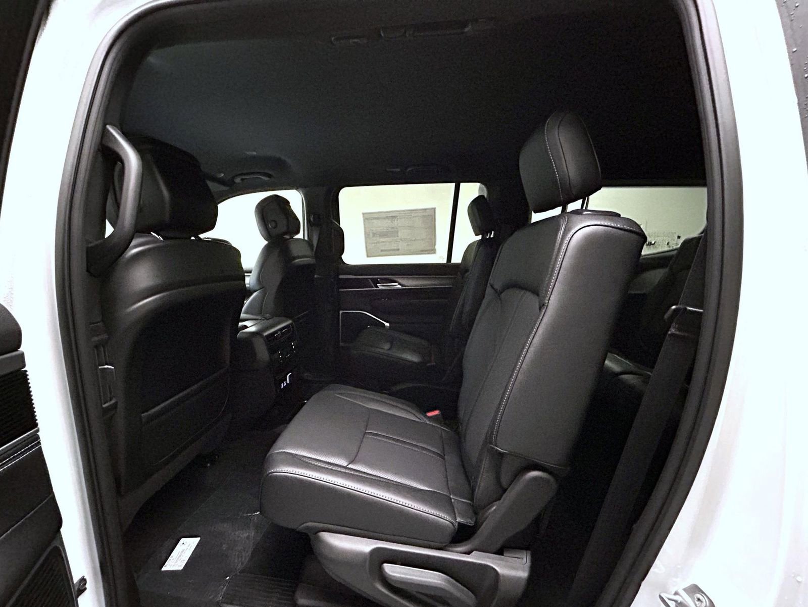 New 2026 Jeep Grand Wagoneer Limited w/ HD Trailer Tow Package AWD/4WD image 11