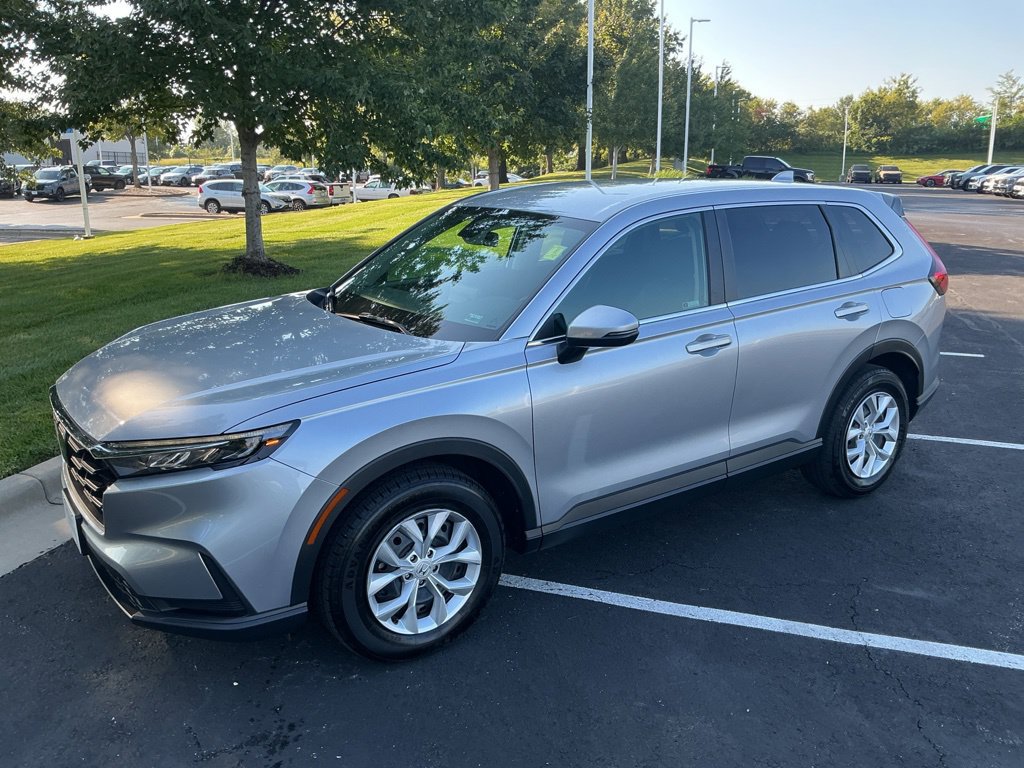 Used 2025 Honda CR-V LX image 5