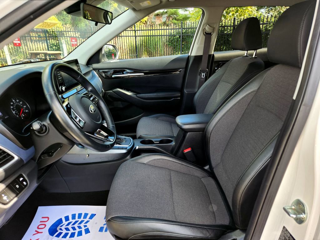 Used 2021 Kia Seltos S image 12