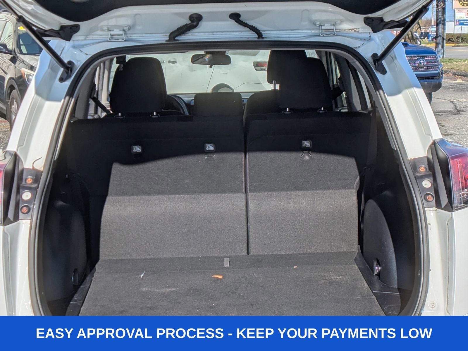 Used 2018 Toyota RAV4 LE w/ All Weather Liner Package image 5