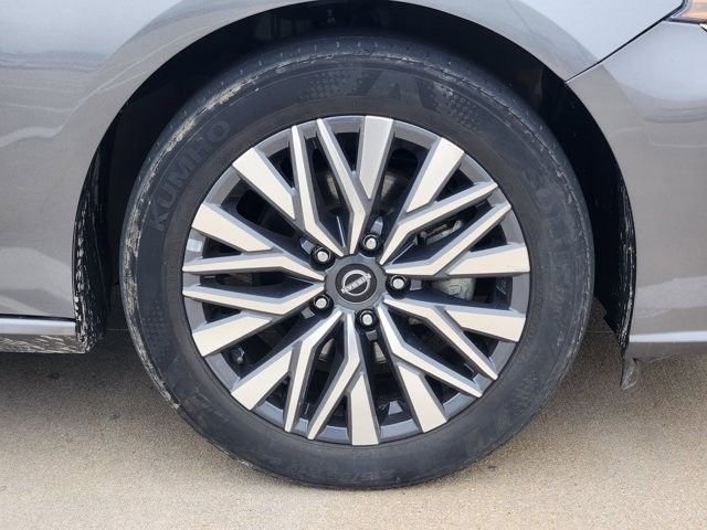 Used 2024 Nissan Altima 2.5 SV w/ SV Premium Package FWD image 10