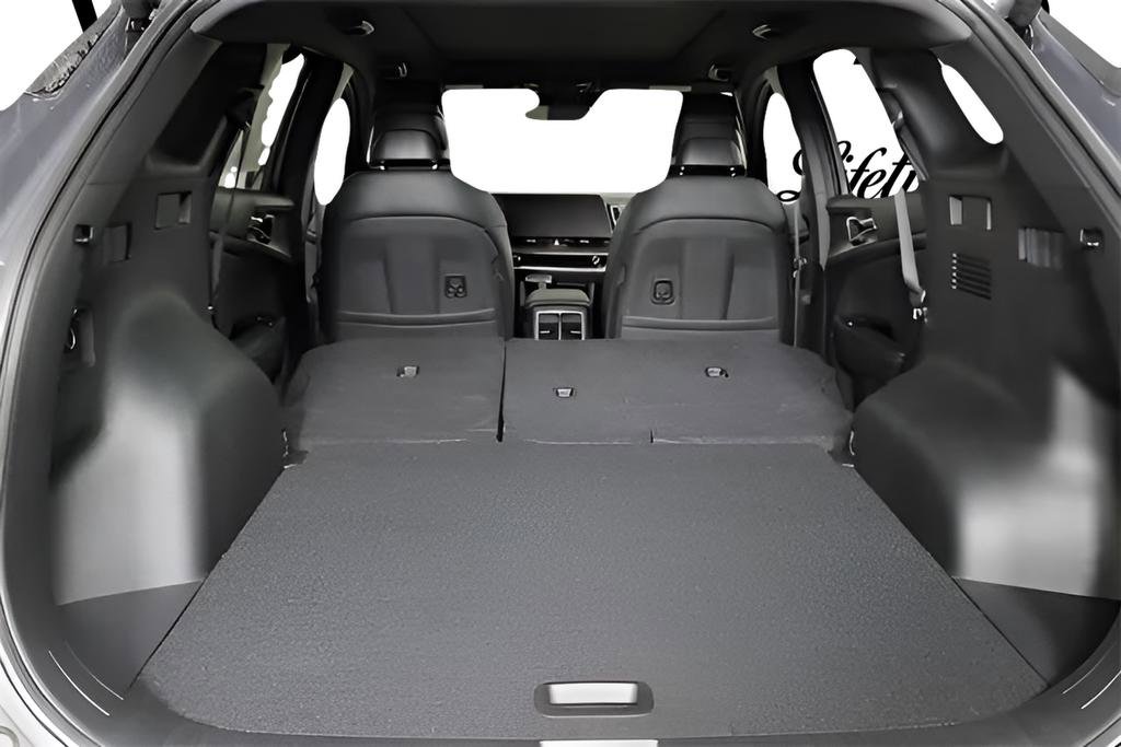 Used 2024 Kia Sportage X-Line w/ X-Line Premium Package image 16