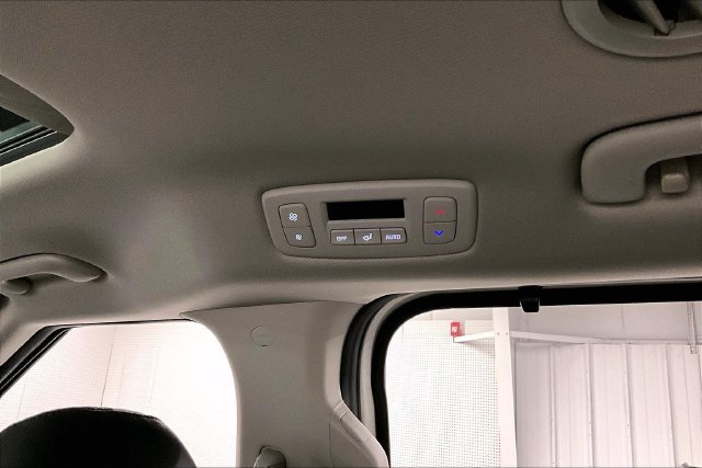 Used 2025 Kia Carnival SX Prestige FWD image 33