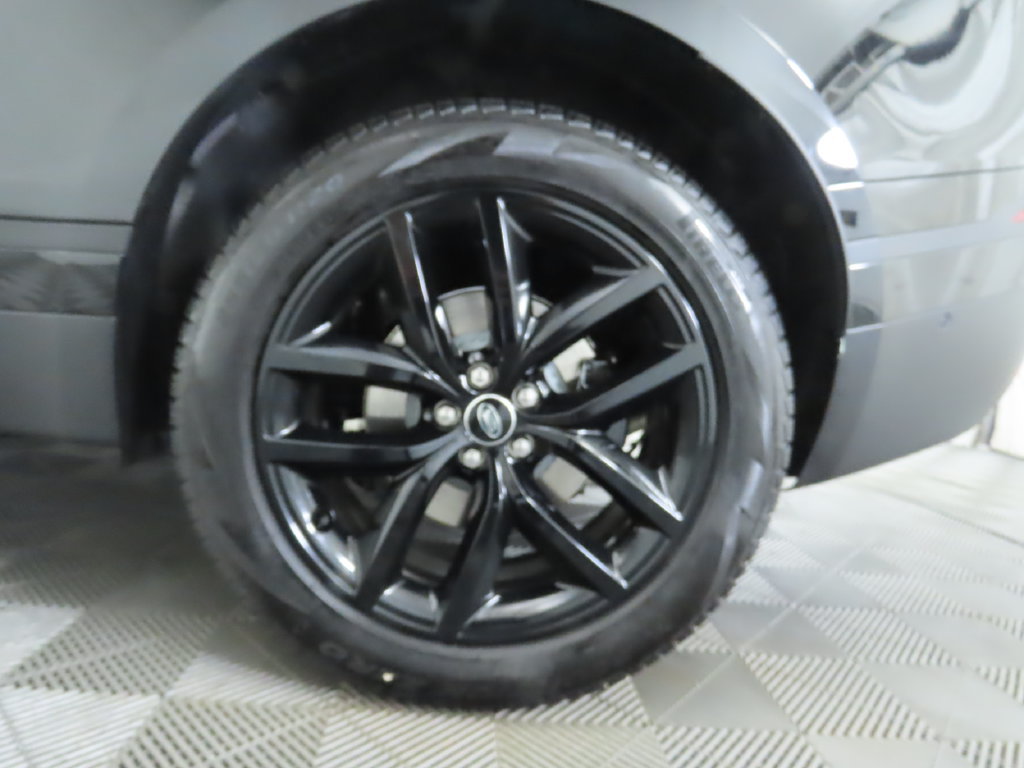 Used 2026 Land Rover Range Rover Velar S AWD/4WD image 32