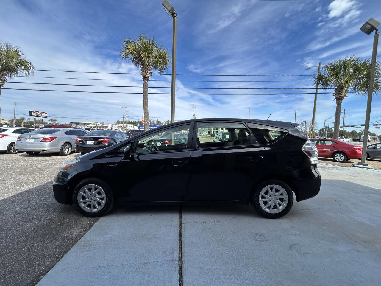 Used 2014 Toyota Prius V Two FWD image 6