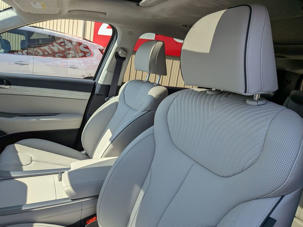 Used 2025 Hyundai Palisade Calligraphy AWD/4WD image 12