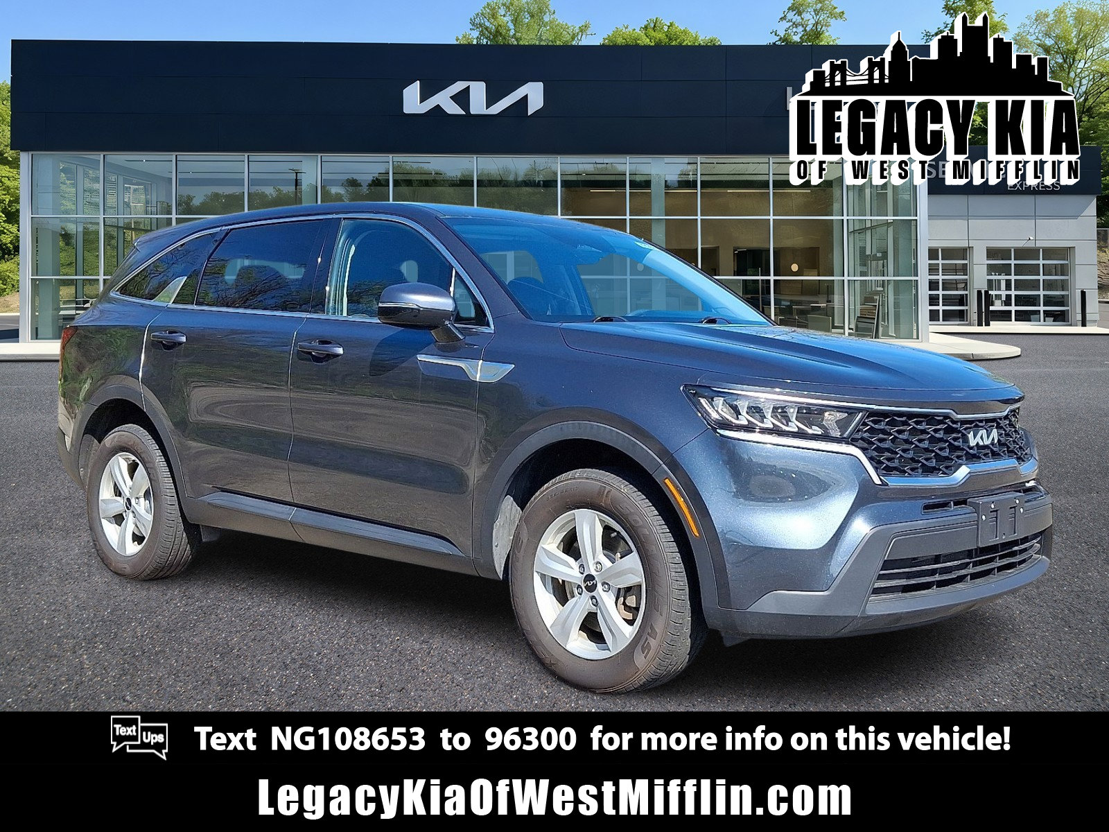 Used 2022 Kia Sorento LX image 1