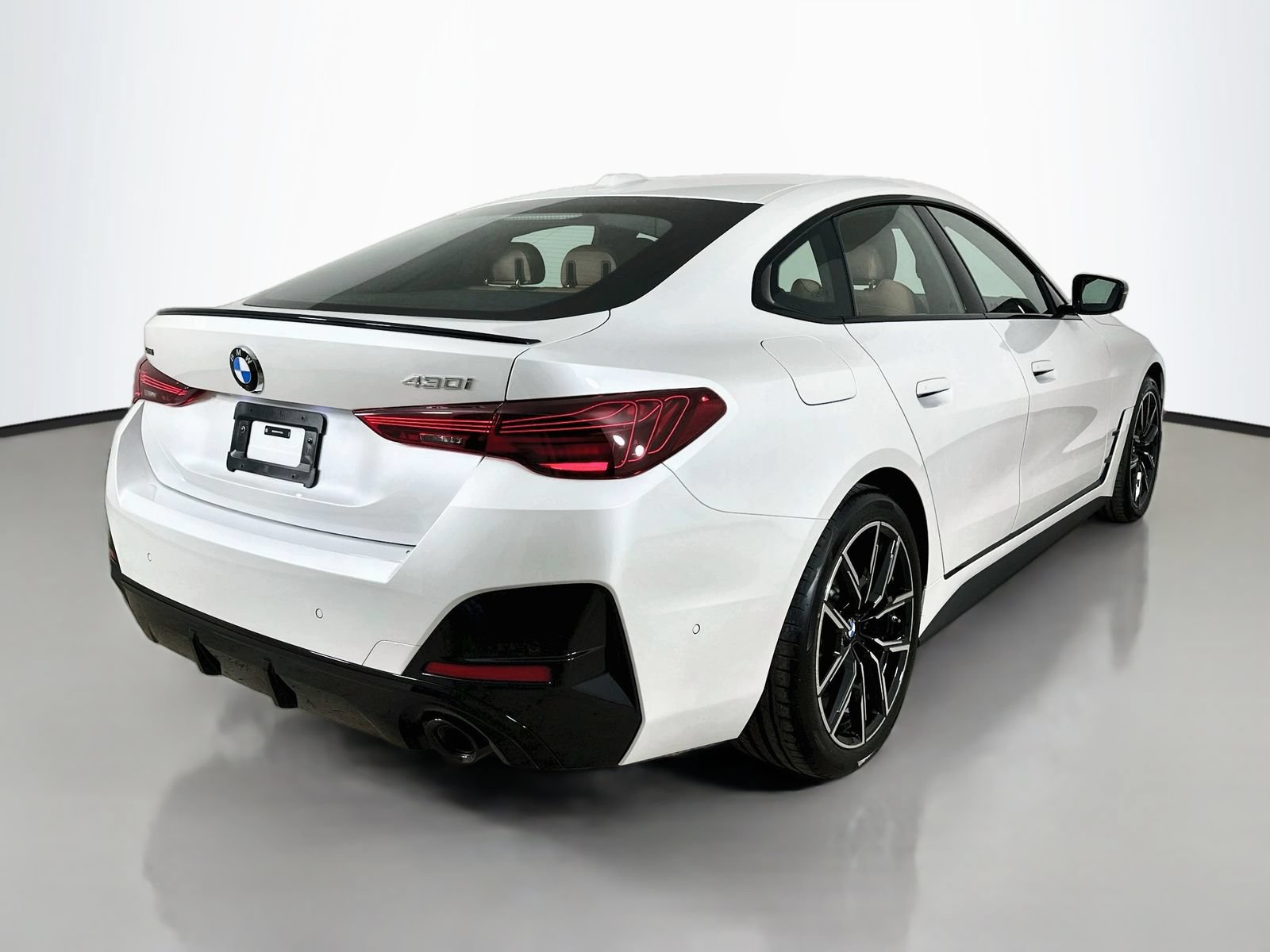 New 2026 BMW 430i xDrive w/ M Sport Package AWD/4WD image 5