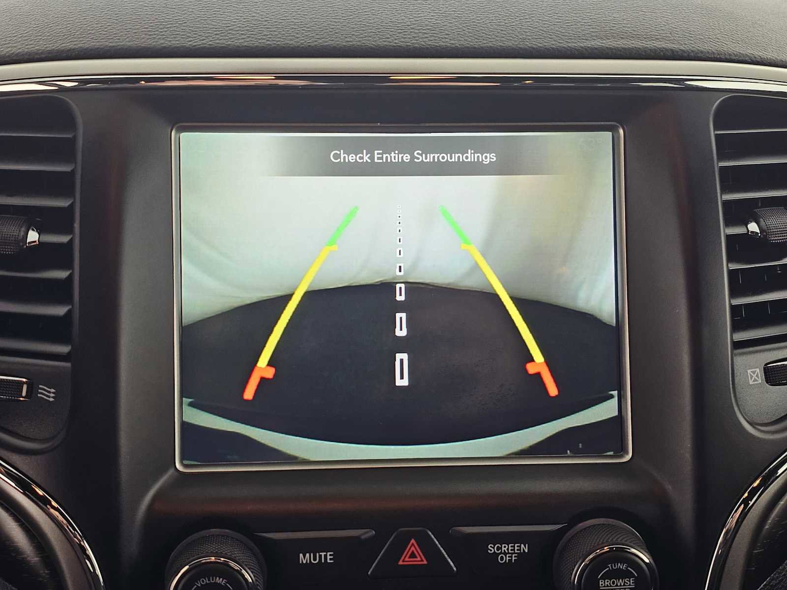 Used 2018 Jeep Grand Cherokee Altitude image 26