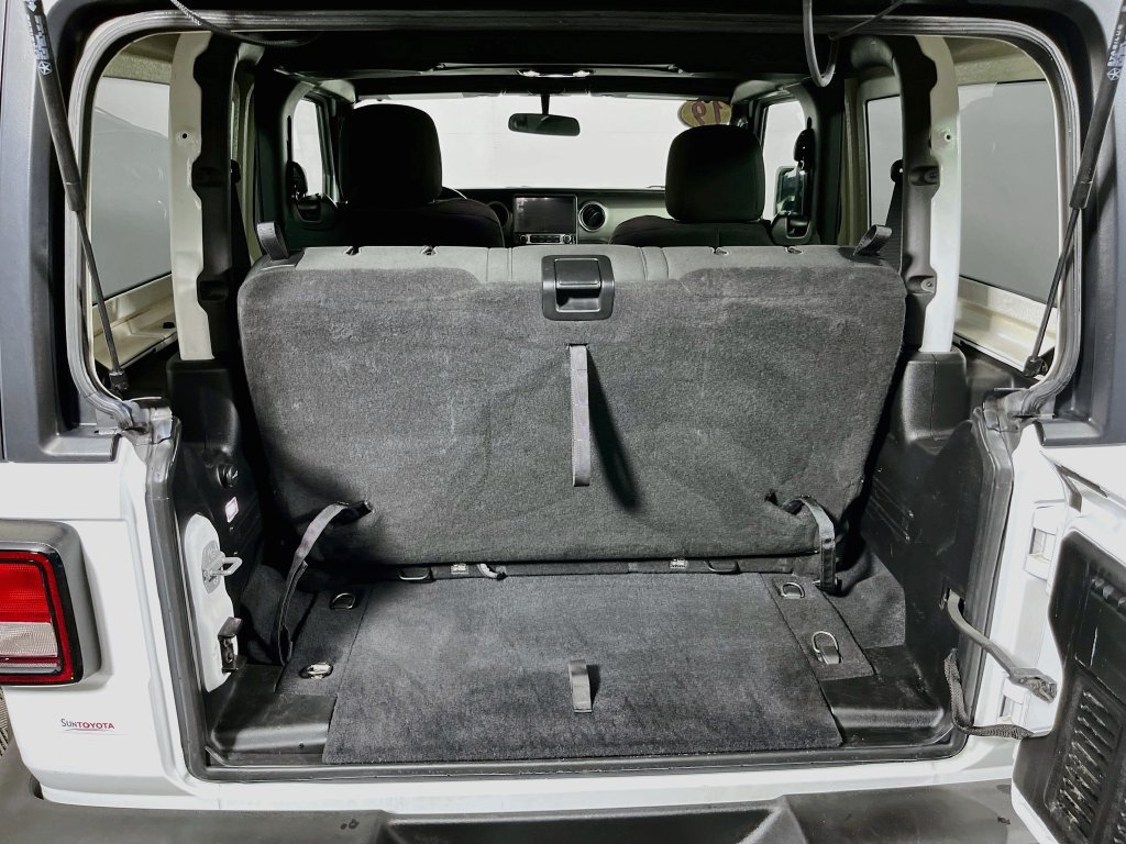 Used 2019 Jeep Wrangler Sport AWD/4WD image 30