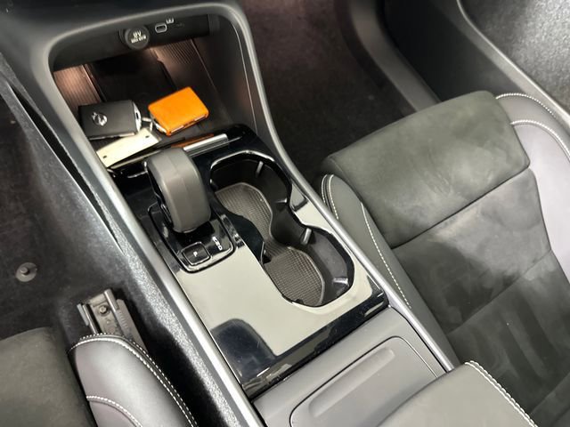 Used 2023 Volvo C40 P8 Recharge Ultimate AWD/4WD image 19