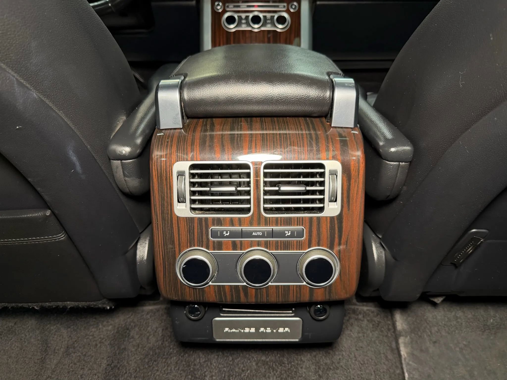 Used 2017 Land Rover Range Rover Sport Utility 4D image 18