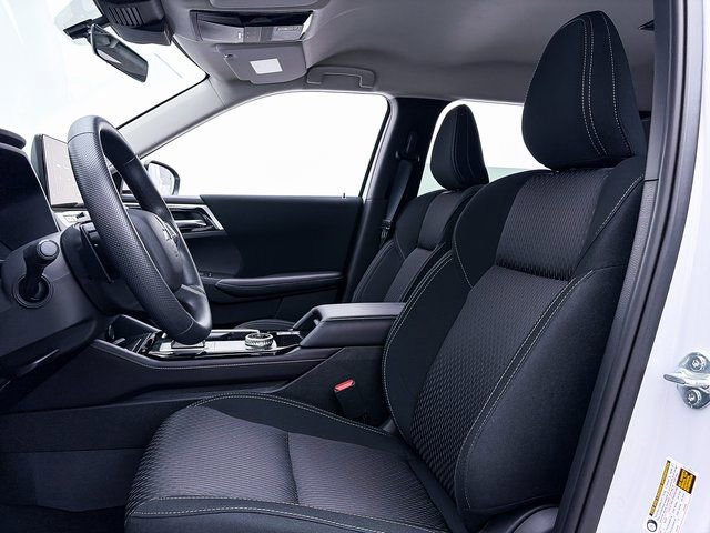 New 2025 Mitsubishi Outlander ES image 12