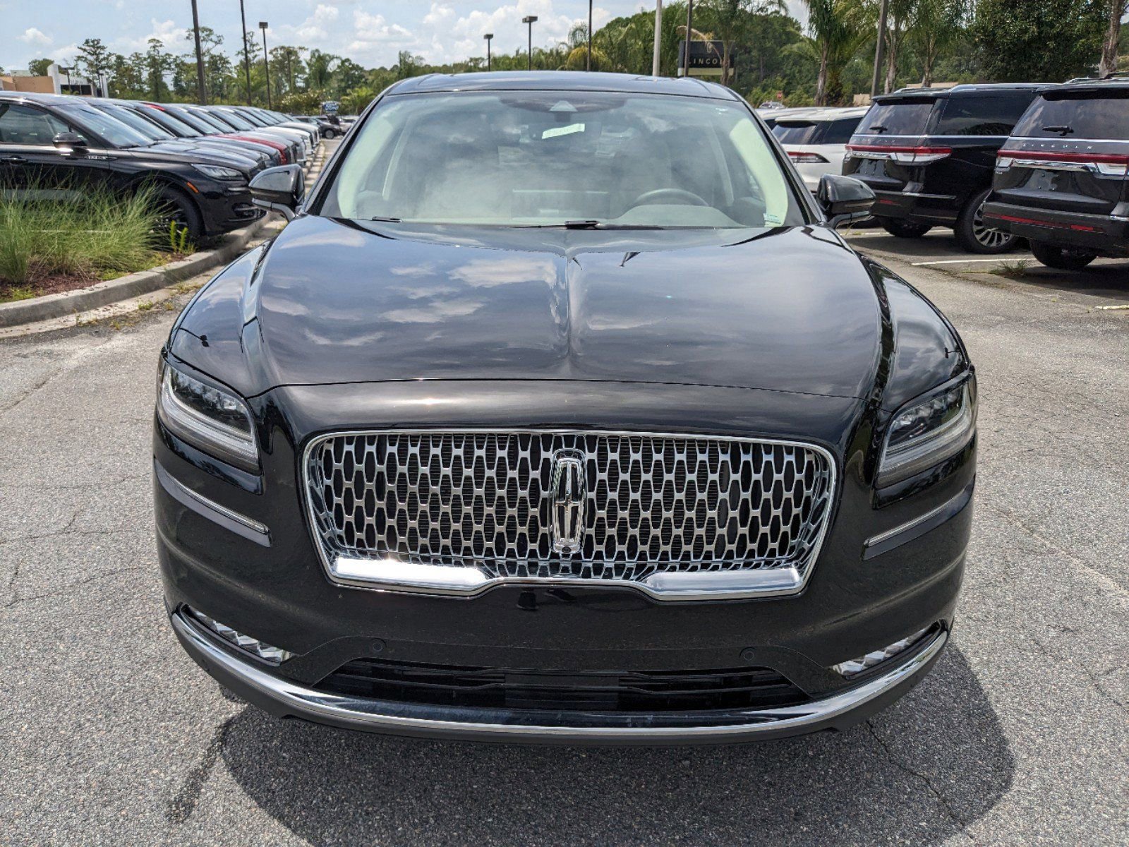 Certified 2023 Lincoln Nautilus Reserve w/ Equipment Group 202A image 10