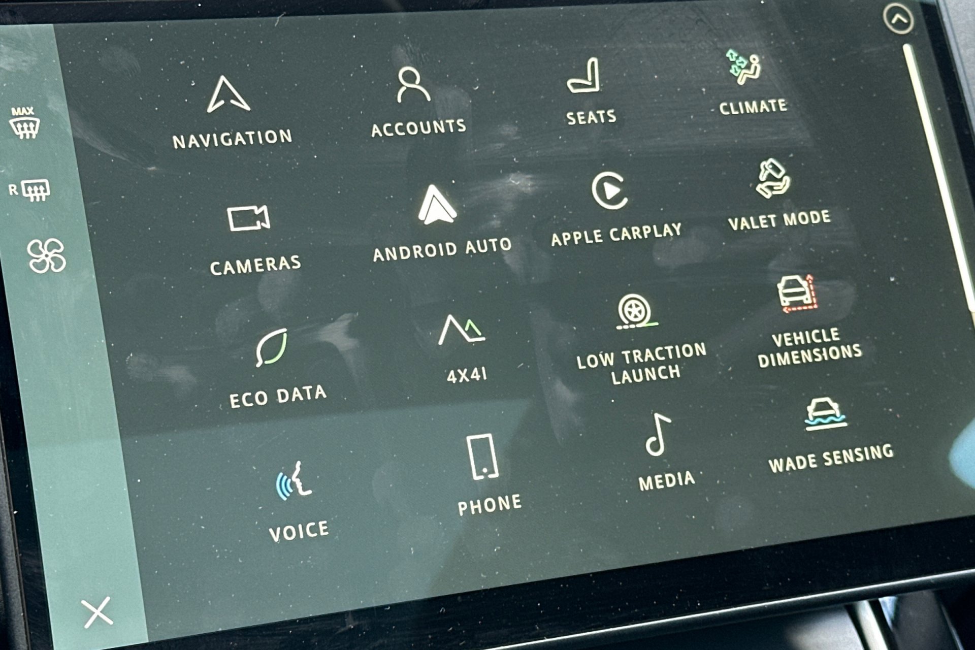 Used 2024 Land Rover Range Rover Evoque Dynamic SE image 27