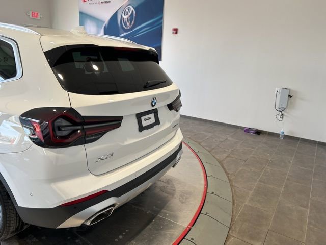 Used 2023 BMW X3 xDrive30i w/ Premium Package image 5