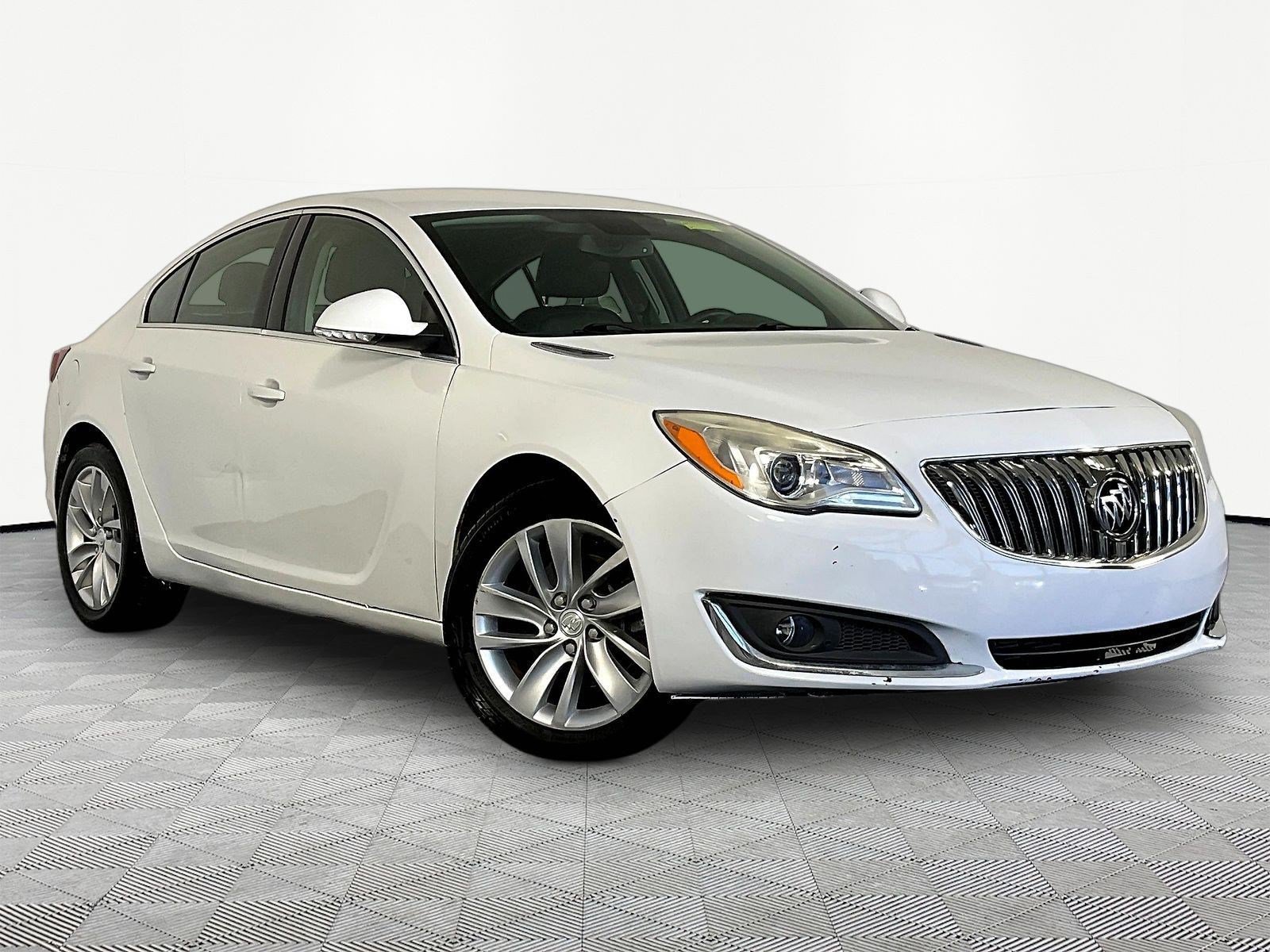 Used 2016 Buick Regal Premium AWD/4WD image 3