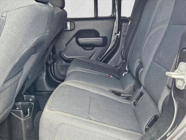 Used 2024 Jeep Gladiator Sport image 18