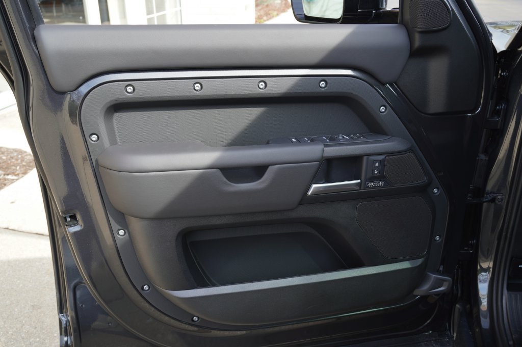 Used 2026 Land Rover Defender 110 X AWD/4WD image 10