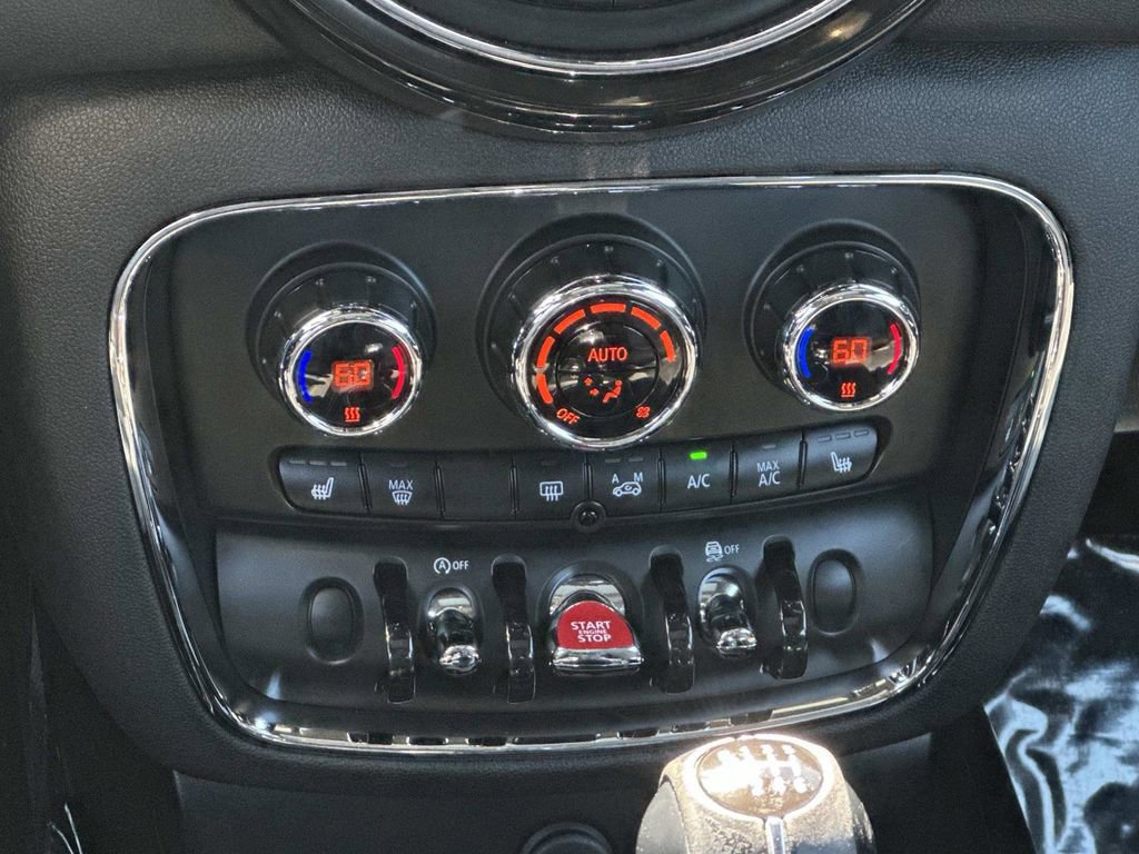 Used 2017 MINI Cooper Clubman FWD image 12