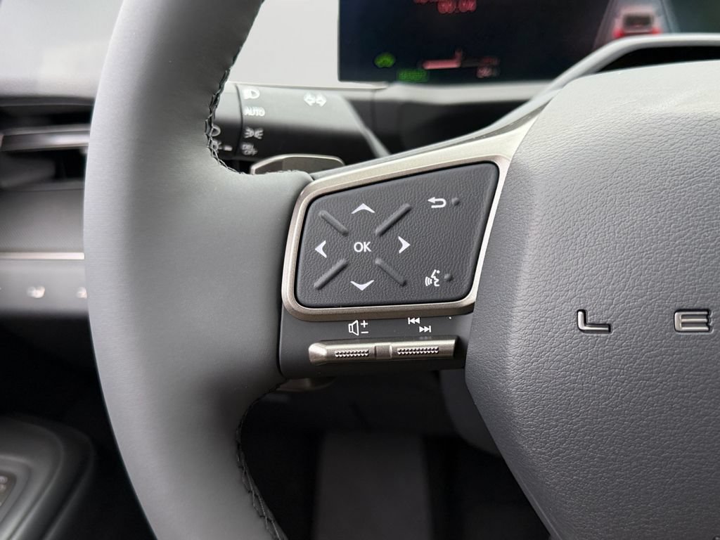New 2026 Lexus ES 350h AWD image 18