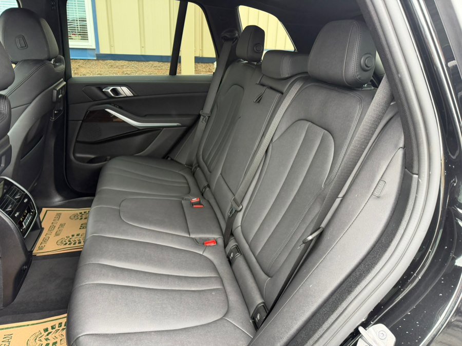 Used 2022 BMW X5 xDrive40i w/ Climate Comfort Package AWD/4WD image 17