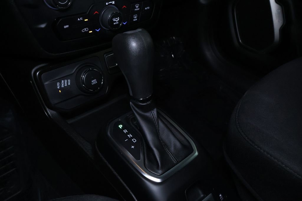 Used 2023 Jeep Renegade Latitude image 33