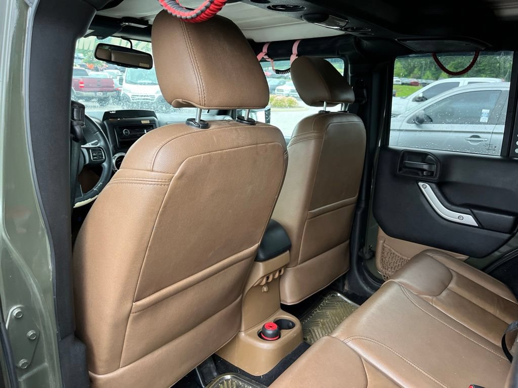 Used 2015 Jeep Wrangler Unlimited Rubicon AWD/4WD image 9