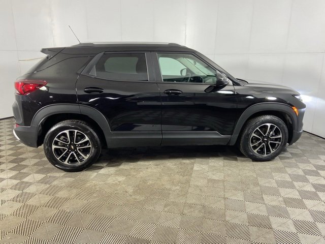 Used 2025 Chevrolet TrailBlazer LT image 4