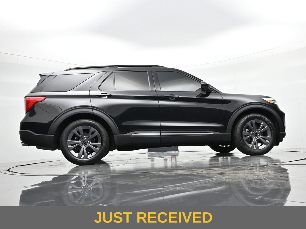 Certified 2022 Ford Explorer XLT w/ Equipment Group 202A RWD image 29