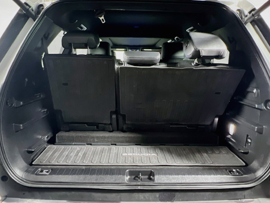 Used 2024 Toyota Sequoia Platinum AWD/4WD image 30