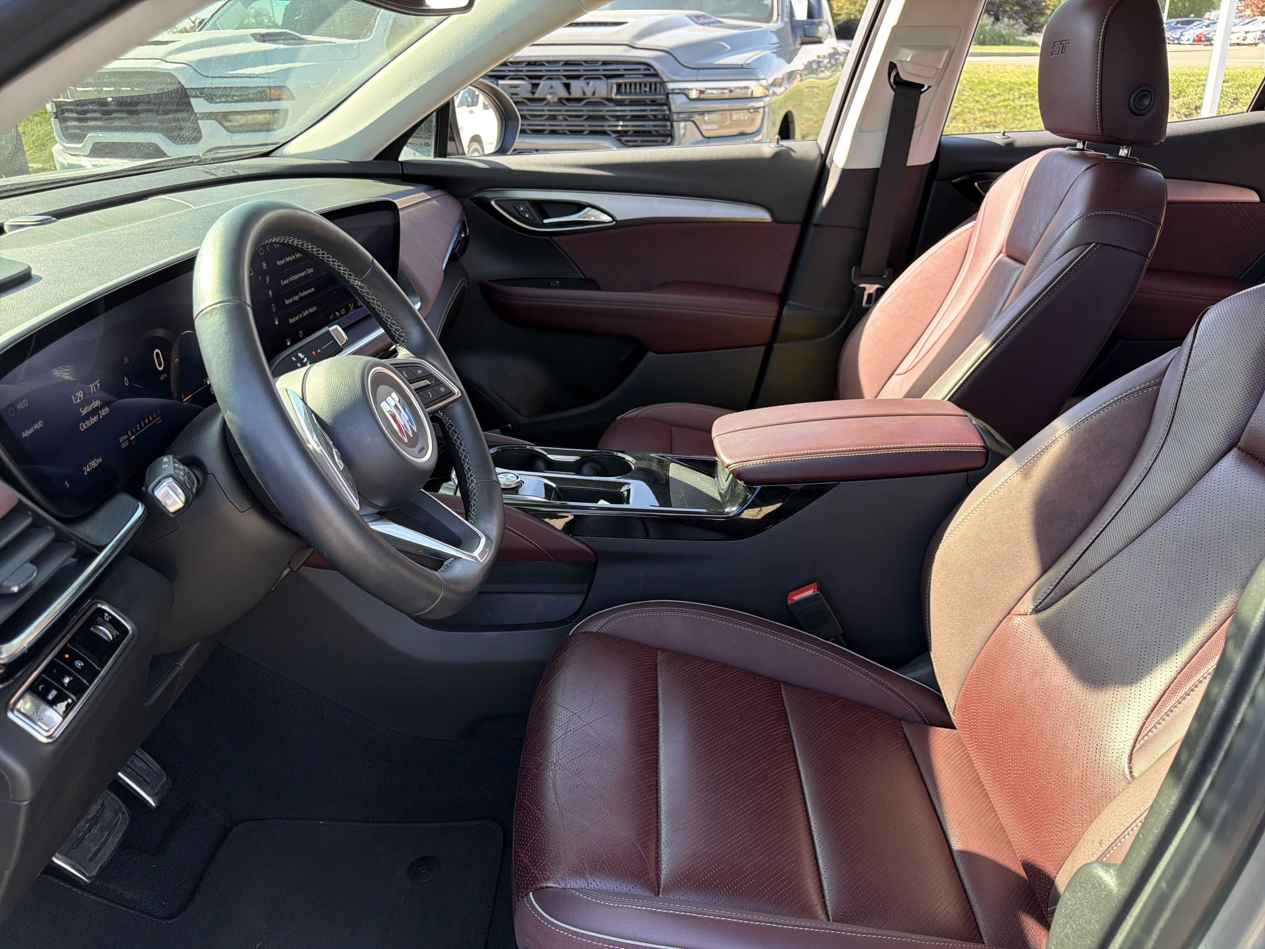 Used 2024 Buick Envision Sport Touring AWD/4WD image 14