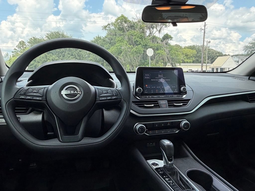 Used 2025 Nissan Altima 2.5 S FWD image 5