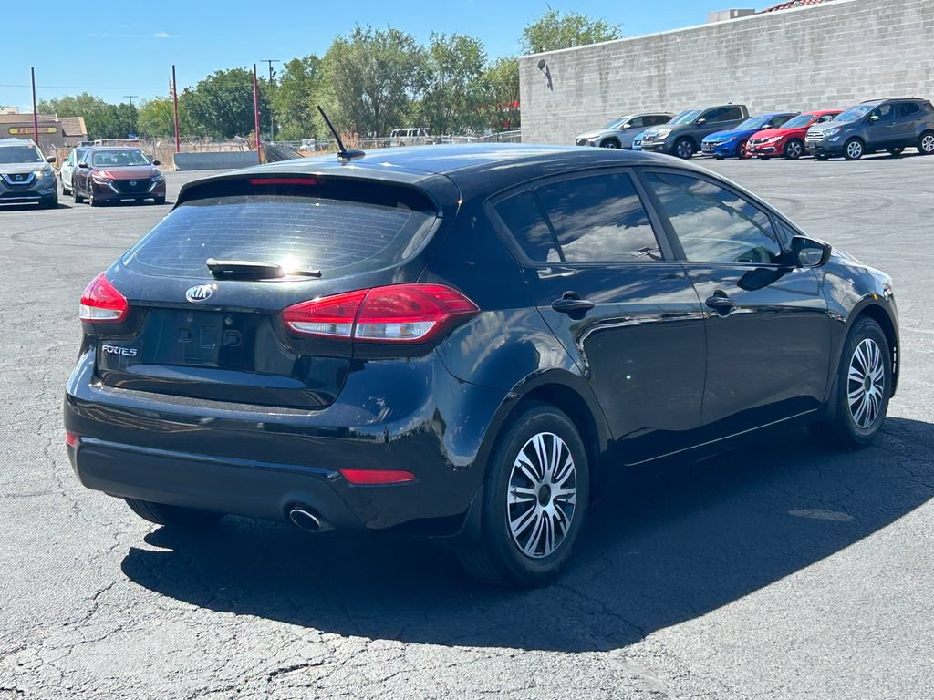 Used 2017 Kia Forte LX FWD image 3