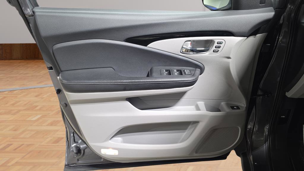 Used 2017 Honda Ridgeline RTL-E image 9