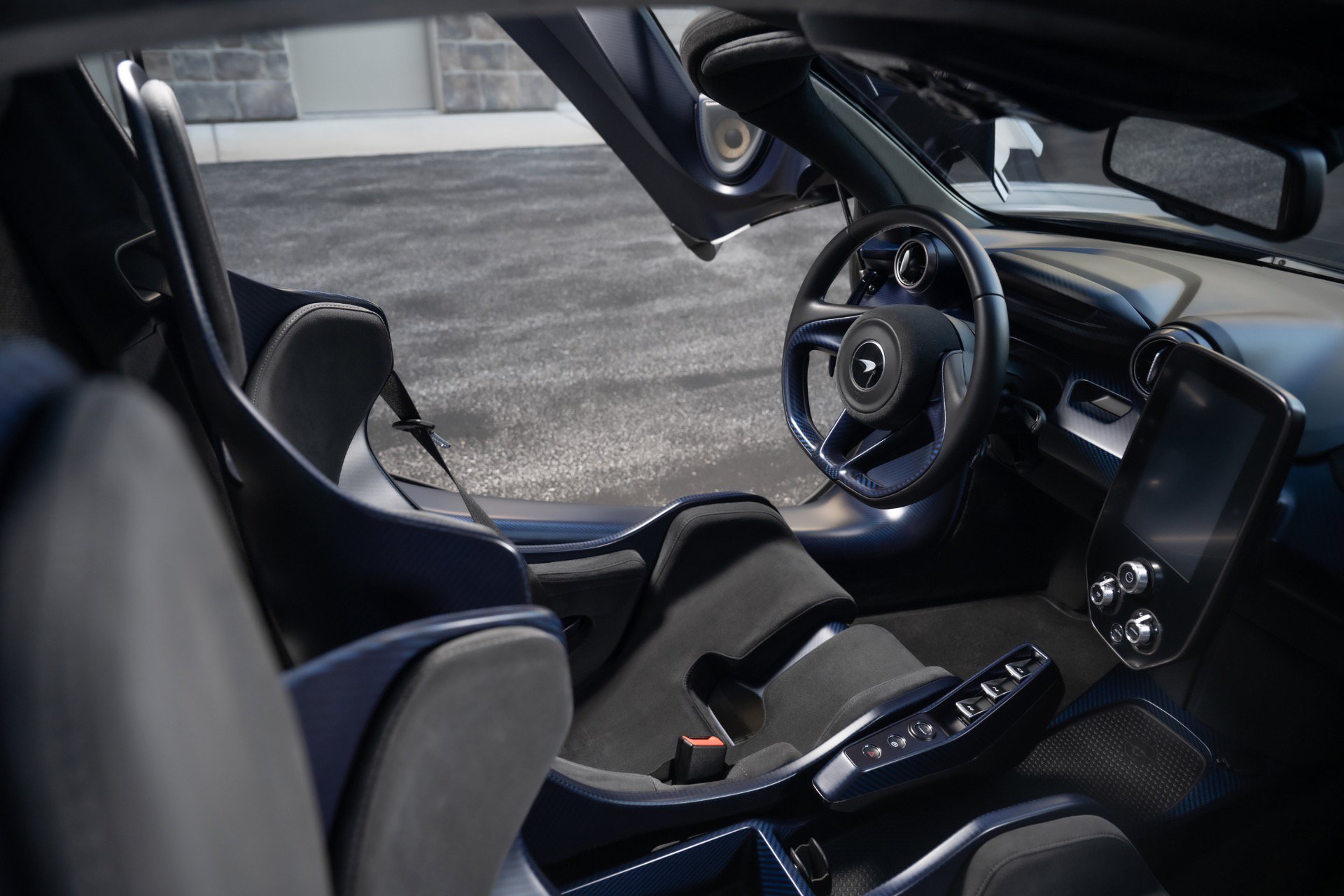 Used 2019 McLaren Senna RWD image 42
