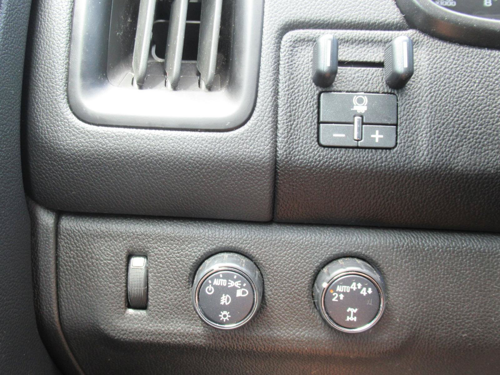 Used 2020 Chevrolet Colorado LT w/ LPO, Premium Interior Package AWD/4WD image 25