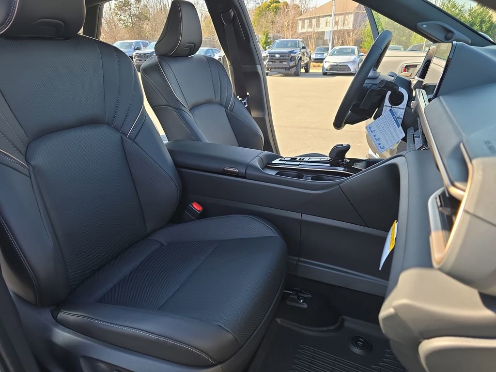 Used 2026 Toyota Crown Platinum image 13