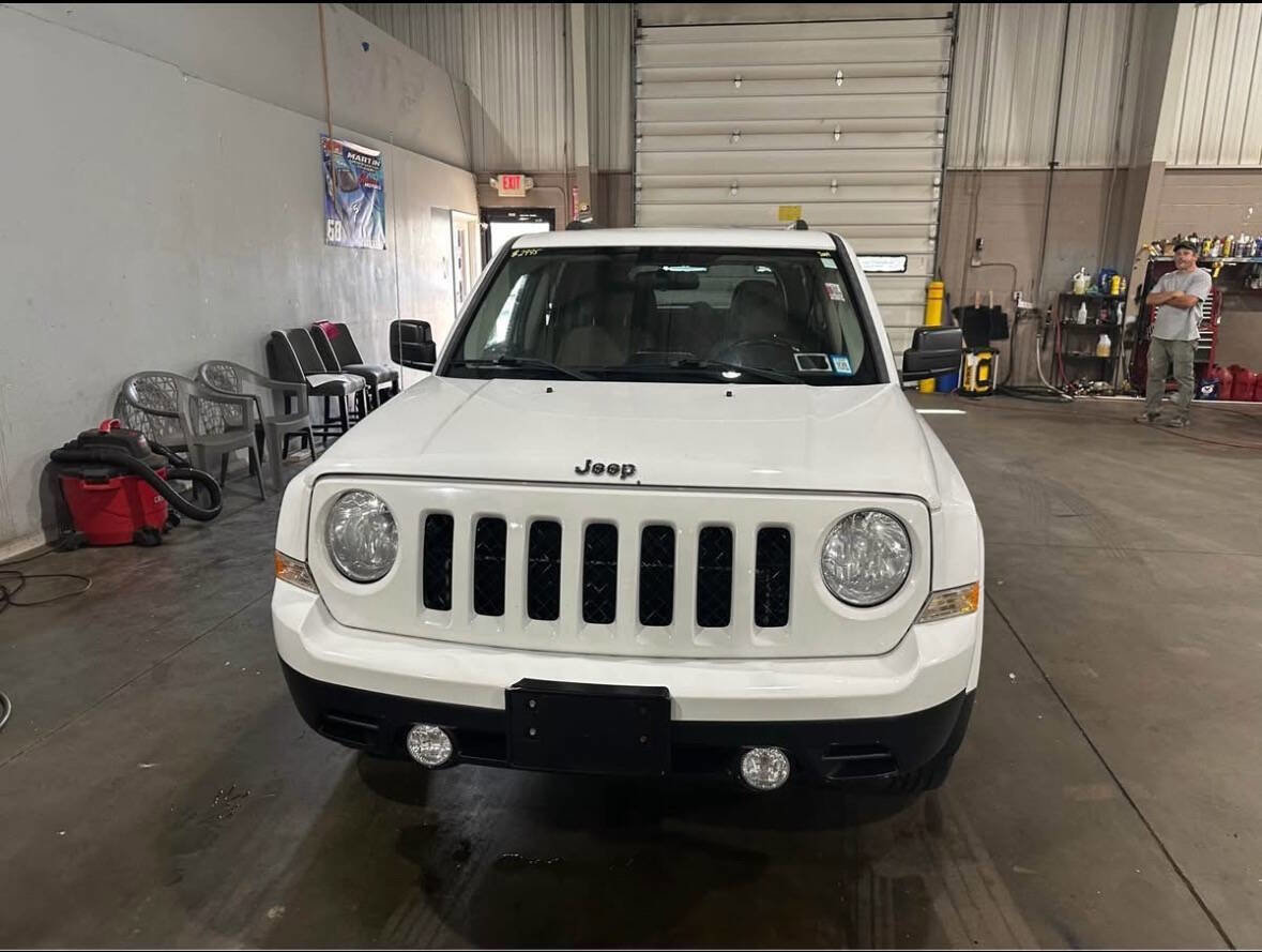 Used 2014 Jeep Patriot Latitude w/ Sun/Sound Group image 2