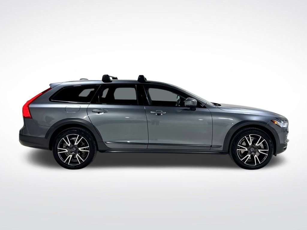 Used 2020 Volvo V90 T6 Cross Country image 11