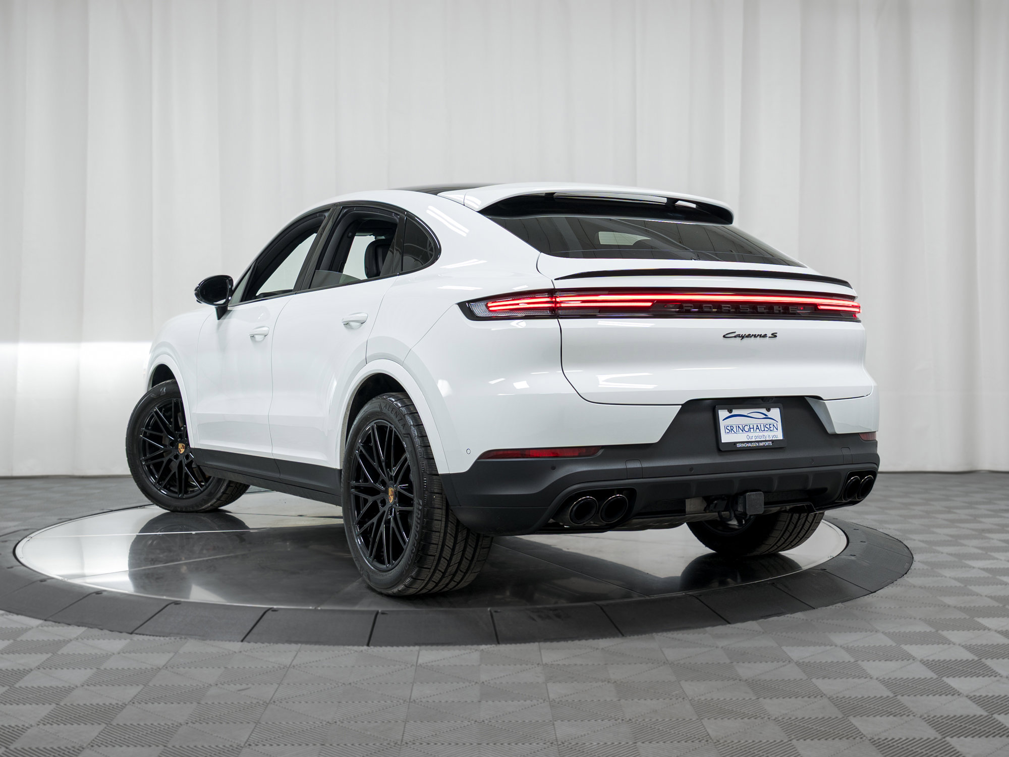 Used 2025 Porsche Cayenne S image 31