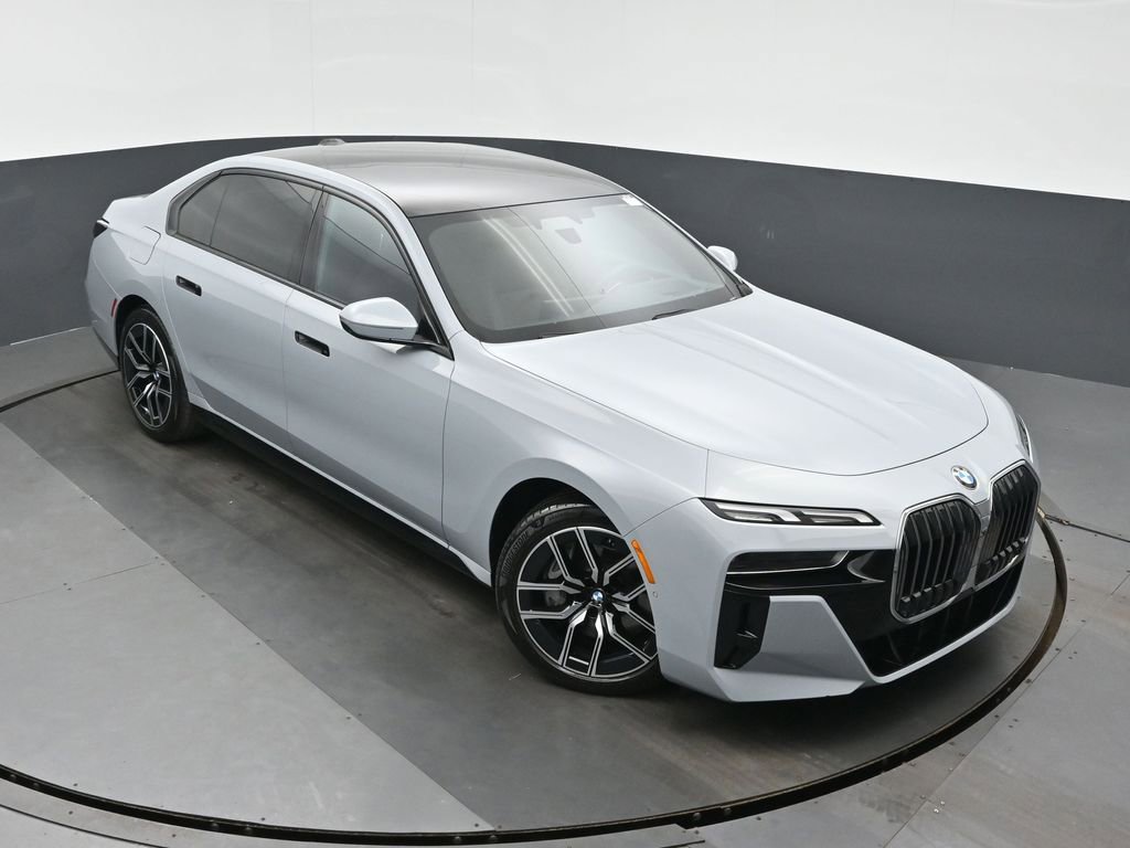 Used 2023 BMW 760i xDrive image 33