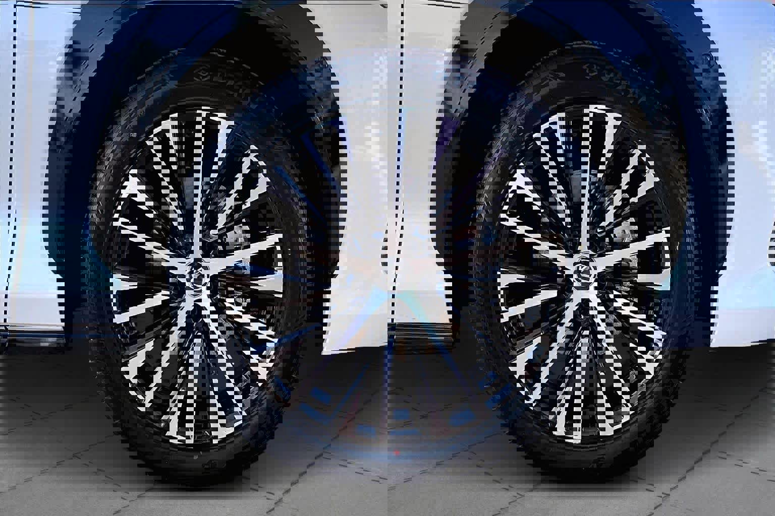 Used 2023 Lexus RZ 450e Premium image 10