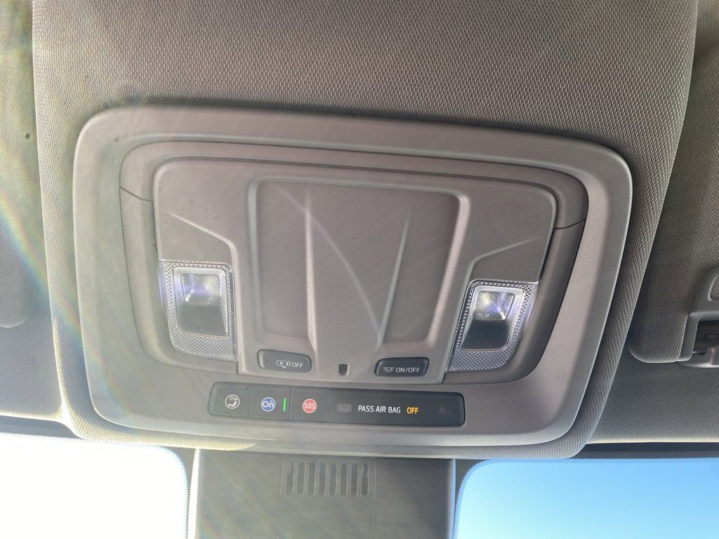 Used 2025 Chevrolet Silverado 2500 LT w/ Convenience Package image 17