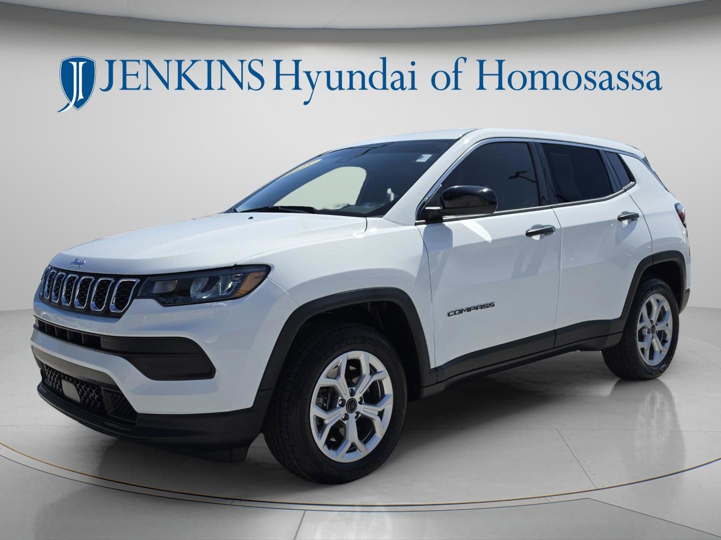 Used 2025 Jeep Compass Sport image 11