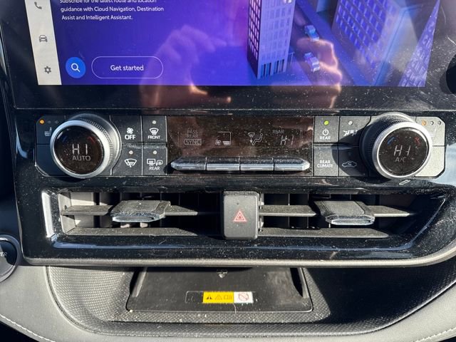 Used 2024 Toyota Highlander XLE image 31