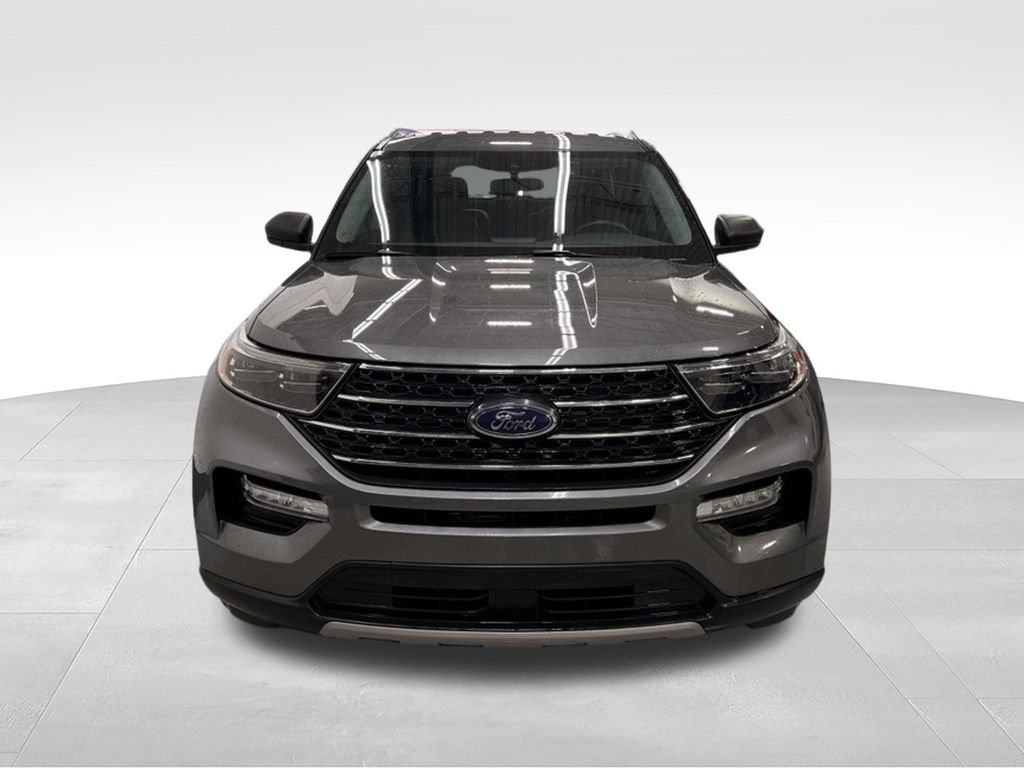 Used 2023 Ford Explorer XLT w/ Equipment Group 202A AWD/4WD image 8